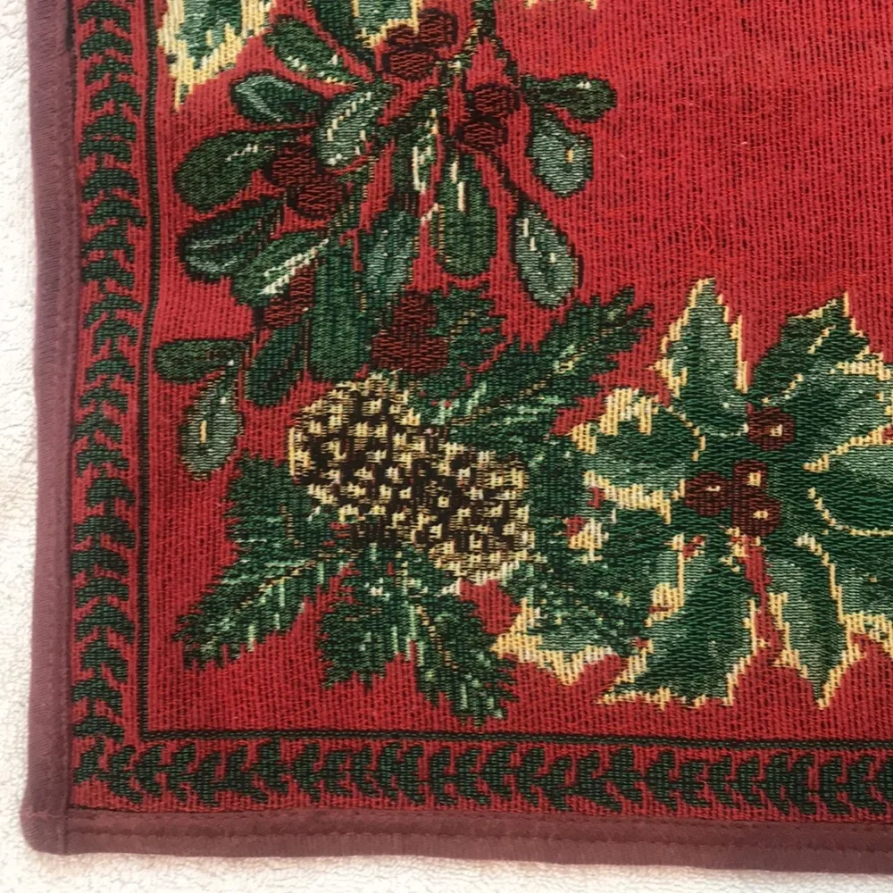 Holly & Acorn Mat